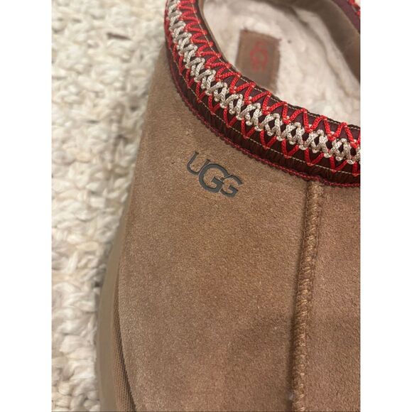 EUC Ugg Tazz II platform Women’s 7, $150 - Picture 4 of 8